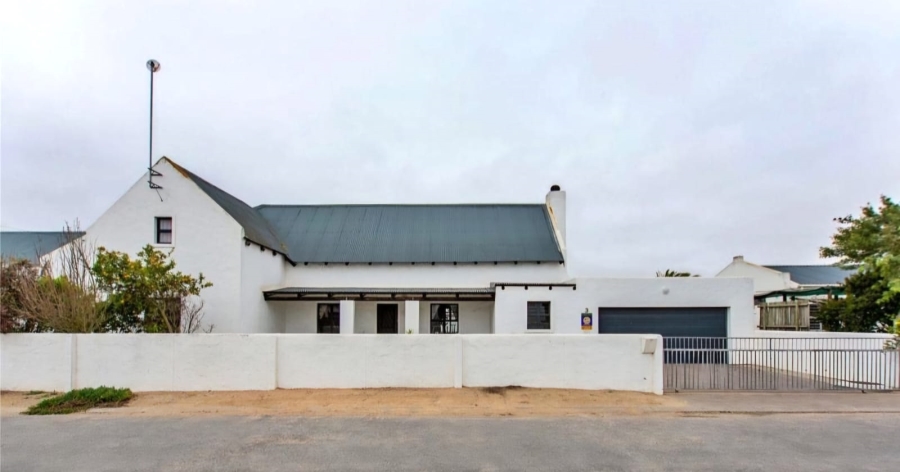 4 Bedroom Property for Sale in Velddrif Western Cape